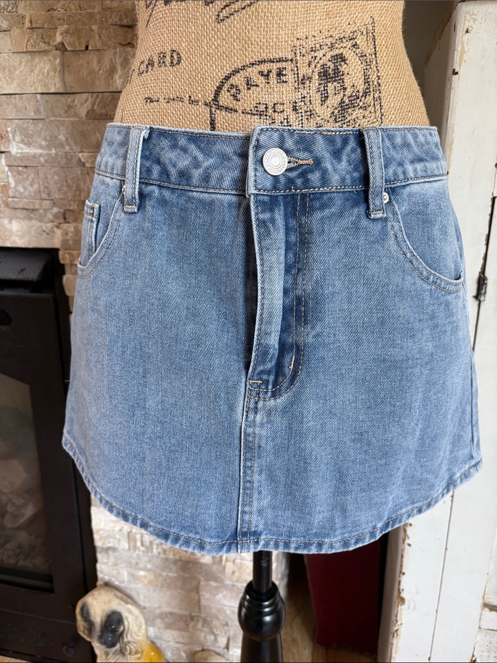 Emmiol light wash blue jean mini skirt 3-pocket zip and button closure